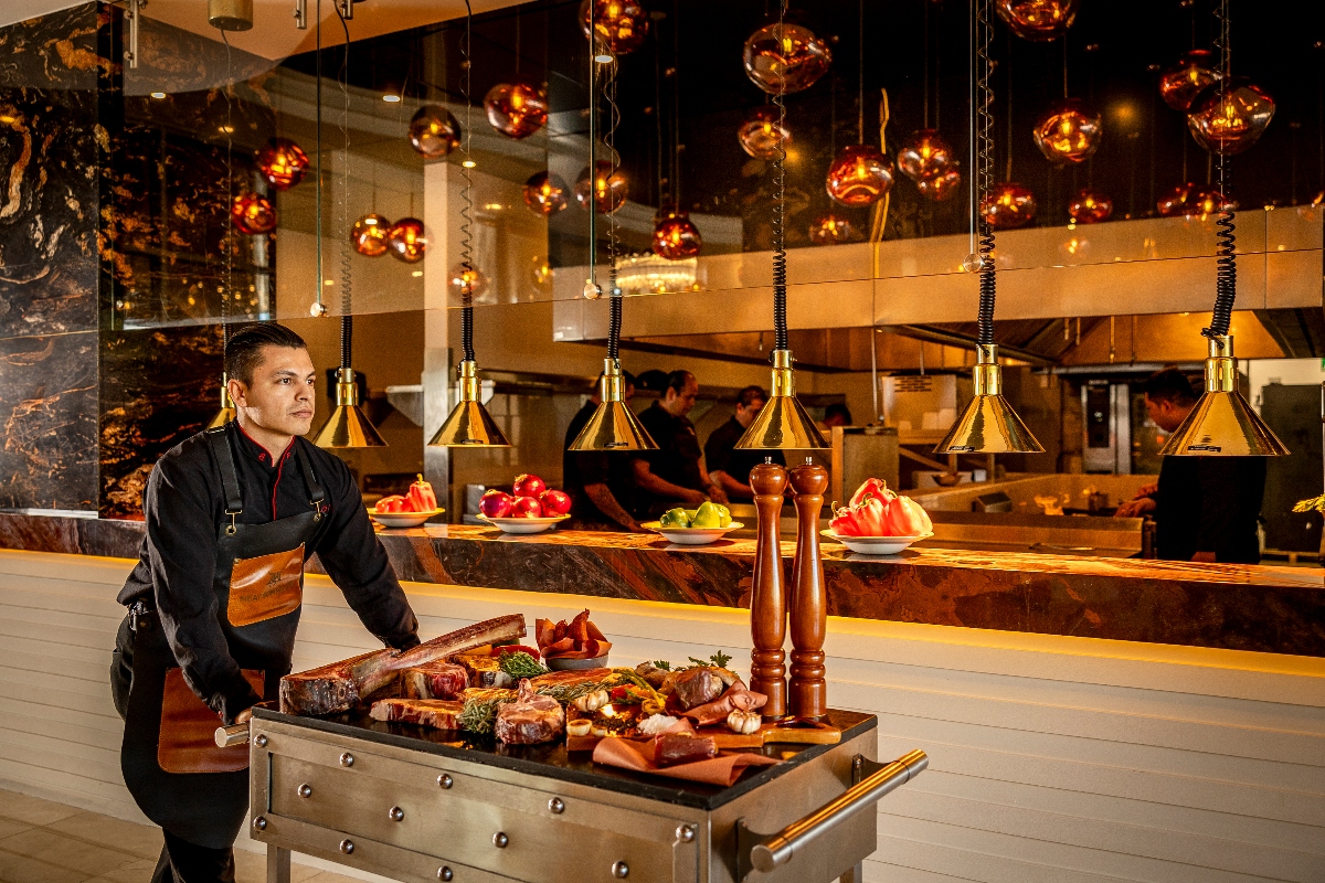meat sommelier service at garza blanca cabo steakhouse